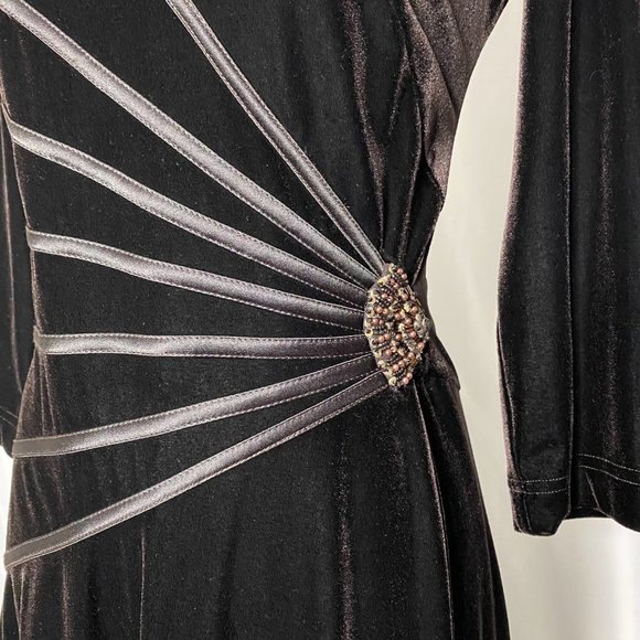 Tadashi Shoji Brown Velvet Midi Dress - Picture 3 of 11